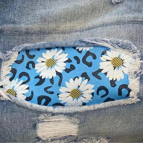 Distressed Daisy Boho Hippie Jeans Adorable 2X NWOT - Picture 9 of 11